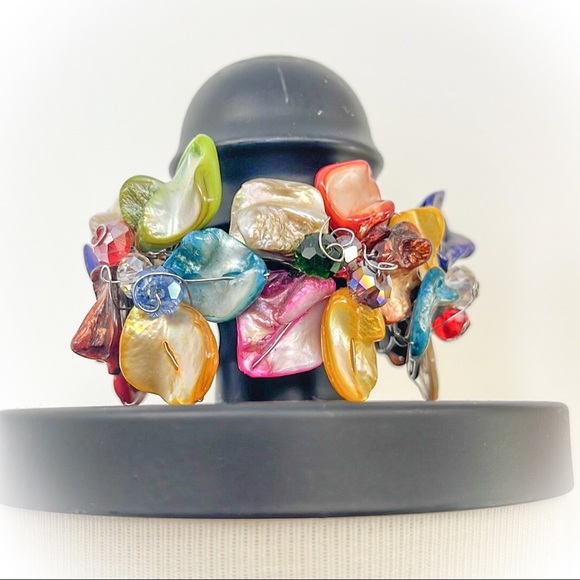 💕Beautiful Handmade Flower Bracelet Shells💕 - Picture 6 of 7